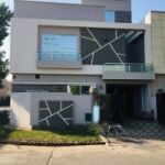 10 Marla Brand New Semi Furnished House 𝐢𝐧 Bahria Town Lahore 𝐅𝐨𝐫 Sale