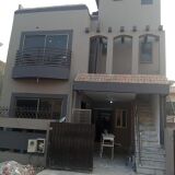 5 Marla Double Unit used House For sale in Bahria Town Phase 8 Rawalpindi Demand 105 Lack Contact serious buyers on Whatsapp 03314441329