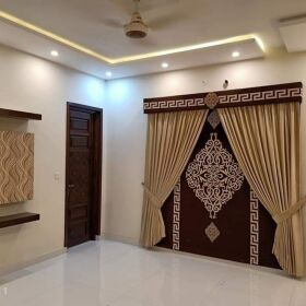 10 Marla Lavished Luxury House For Sale in Bahria Town Lahore