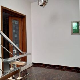 10 Marla Lavished Luxury House For Sale in Bahria Town Lahore