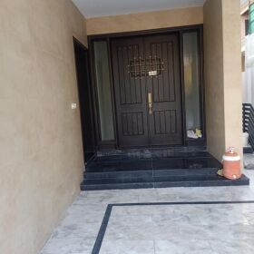 1.5 KANAL HOUSE FOR SALE IN F-8 MARKAZ ISLAMABAD