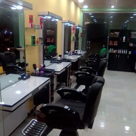 Hair Cutting Saloon for Sale in VIP Ghouri Town Islamabad 
