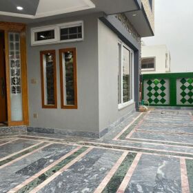 10 MARLA BRAND NEW LUXURY DOUBLE UNIT HOUSE FOR SALE IN BAHRIA TOWN PHASE 8 BLOCK B RAWALPINDI