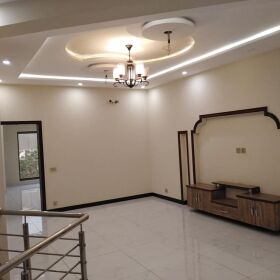 10 Marla Corner Double Story use House for Sale in Park View Villa&#039;s Soecity Lahore. 