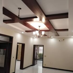 10 Marla Corner Double Story use House for Sale in Park View Villa&#039;s Soecity Lahore. 