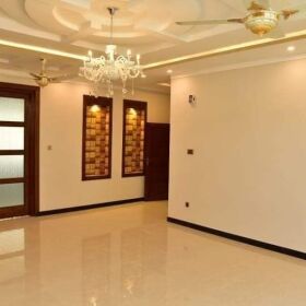 Beautifully designed A one grade build kanal double story house for sale in airport housing society sector 1