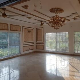 4 KANAL LUXURIOUS BUNGLOW FOR SALE IN DHA PHASE 8 LAHORE 