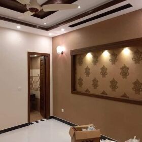 Brand New Luxury, 10 Marla House for Sale in Bahria Town LAHORE 