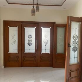 10 MARLAH BEAUTIFUL HOUSE FOR SALE BAHRIA TOWN LAHORE