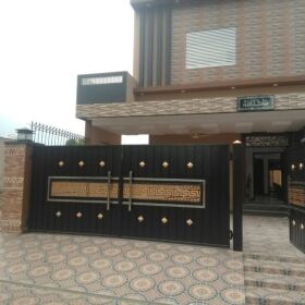 10 marla house brand new house. Demand 175. Central Park society main feruzepur road kahna Lahore