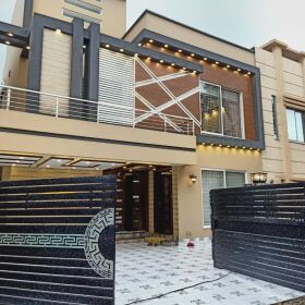 10 Marla Brand New Furnished House for Sale in Bahria Town Lahore 