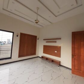 Luxurious 1 Kanal House is Available for Sale in City Housing Gujranwala