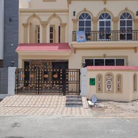 6 Marla Spanish Style Luxury House Corner Facing Park Hot Location for Sale In Bahria TOWN LAHORE 