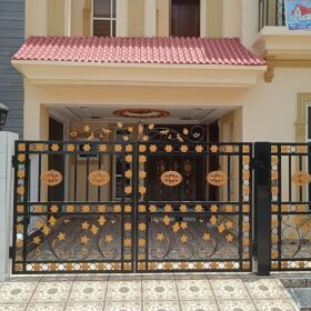 6 Marla Spanish Style Luxury House Corner Facing Park Hot Location for Sale In Bahria TOWN LAHORE 