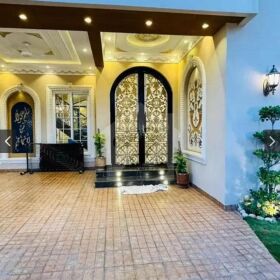 1 Kanal House For SALE in D.H.A  Lahore Phase 6 Sector F 