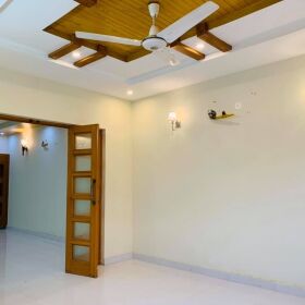 8 Marla Like New Semi Furnished House 𝐢𝐧 , Bahria Town Lahore 𝐅𝐨𝐫 Sale