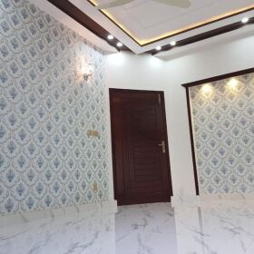 10 Marla Corner Luxurious Outclass House For Sale in Bahria Town Lahore