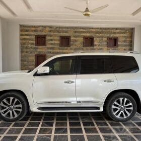 Toyota Land Cruiser ZX  Pearl White Exterior 2016 for Sale 