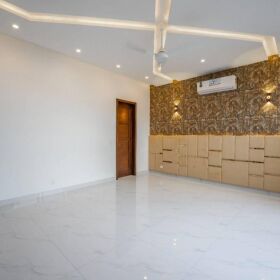 01 Kanal HOUSE Semi Furnished for Sale in DHA Phase 6 Lahore