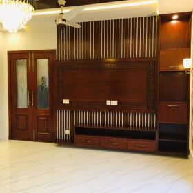 10 Marla house For Sale In Overseas B block Sector C Bahria Town Lahore