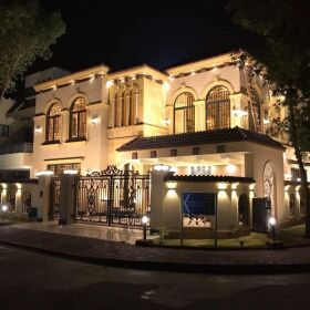 14 Marla Corner Main Boulevard Like Brand New Semi Furnished House for Sale 𝐢𝐧 Bahria Orchard Lahore 