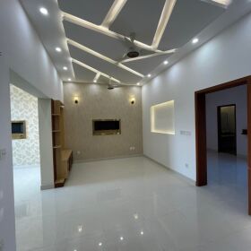 5 Marla Facing Park Brand New Semi Furnished House for Sale 𝐢𝐧 Bahria Town Lahore