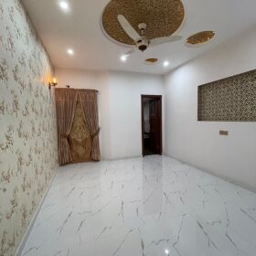 10 Marla Brand New Main Boulevard Semi Furnished House for Sale in , Bahria Town Lahore 