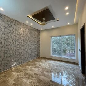 10 Marla Brand New Main Boulevard Semi Furnished House for Sale in Bahria Town Lahore 